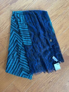 NWT Calvin Klein Blue & Teal Geometric Fringe Scarf